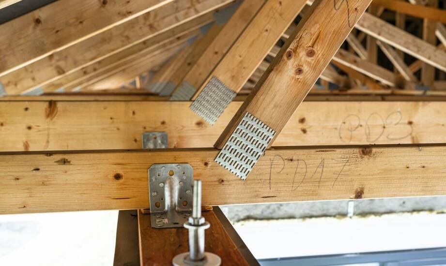 Zastosowanie klejonego drewna w budowie tarasów – analiza ciężaru