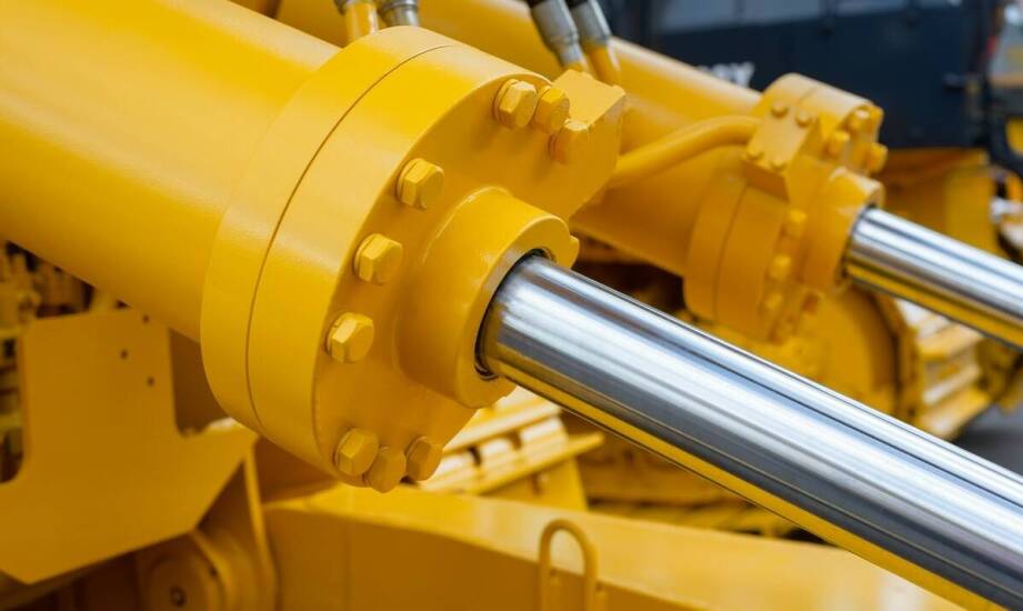 Jak odpowiedni dobór komponentów wpływa na wydajność budowlanych maszyn?