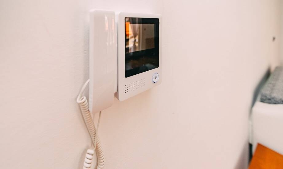 Wideodomofony w systemach nowoczesnego bezpieczeństwa – korzyści i zastosowania