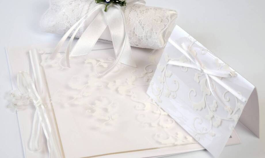 Nowoczesne podejście do zestawów prezentowych ślubnych