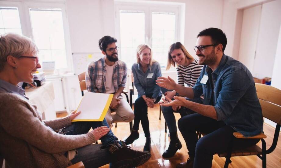 Znaczenie asertywności w rozwoju osobistym na kursach