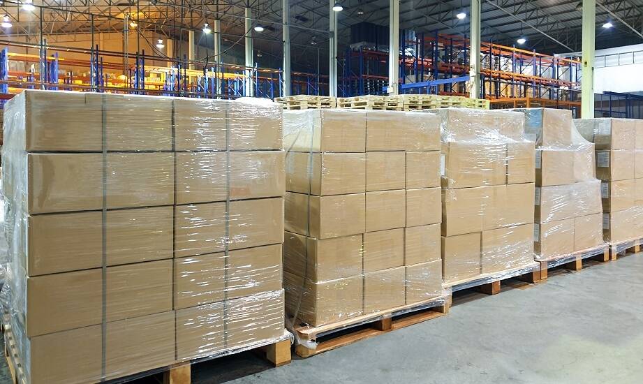 Banderolowanie jako sposób na optymalizację przestrzeni w magazynie