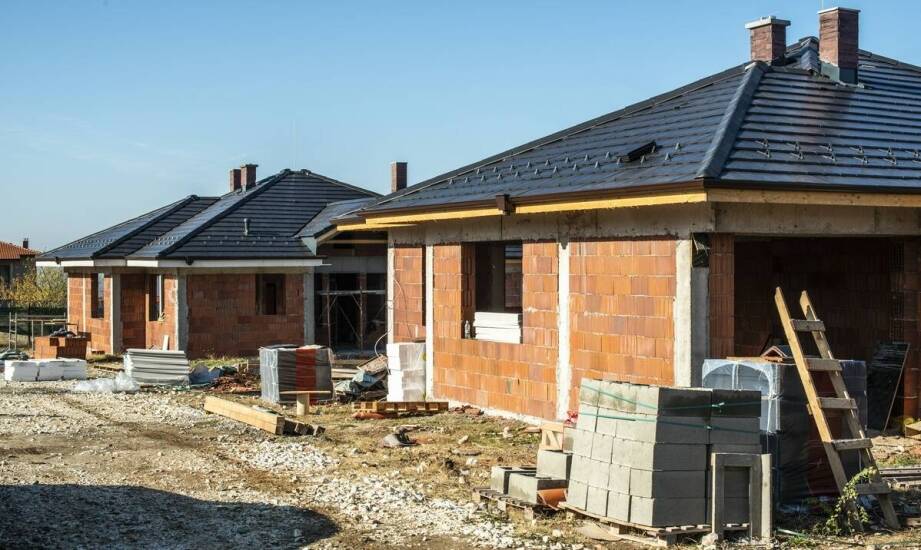 Wybór najlepszych materiałów budowlanych w projektach jednorodzinnych domów