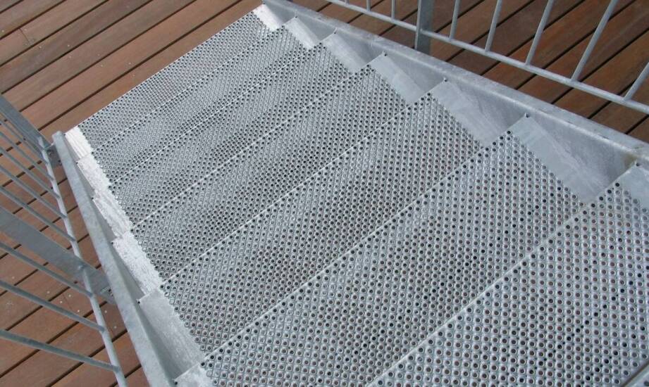 Metalowe schody WEMA jako element nowoczesnych tarasów