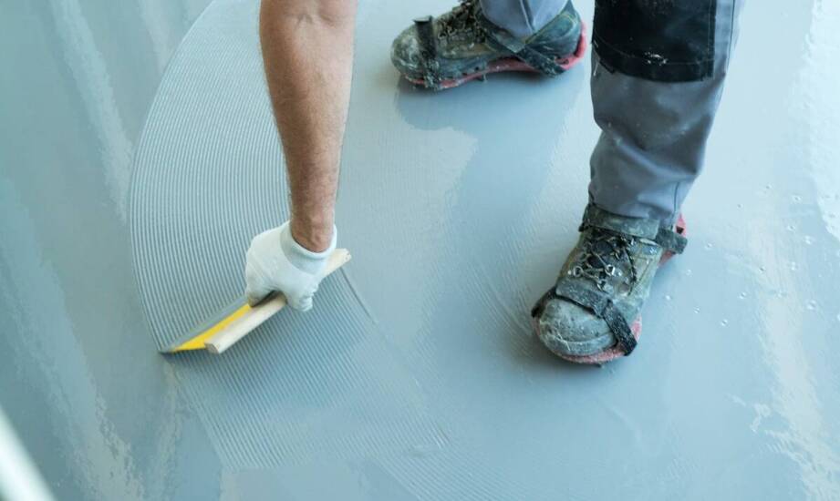 Polimeryzacja posadzek – jak poprawia trwałość i estetykę podłóg?