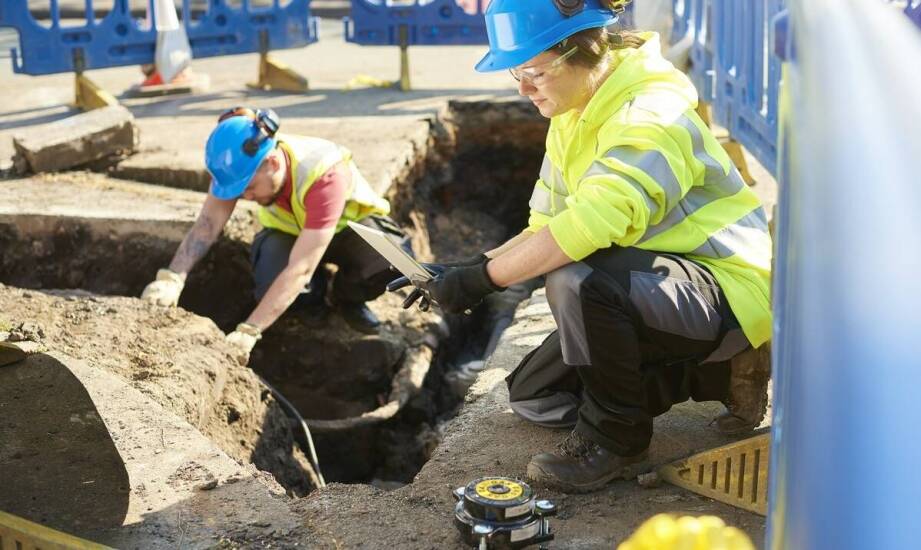 Jak geotkaniny mogą poprawić bezpieczeństwo inżynieryjnych konstrukcji?