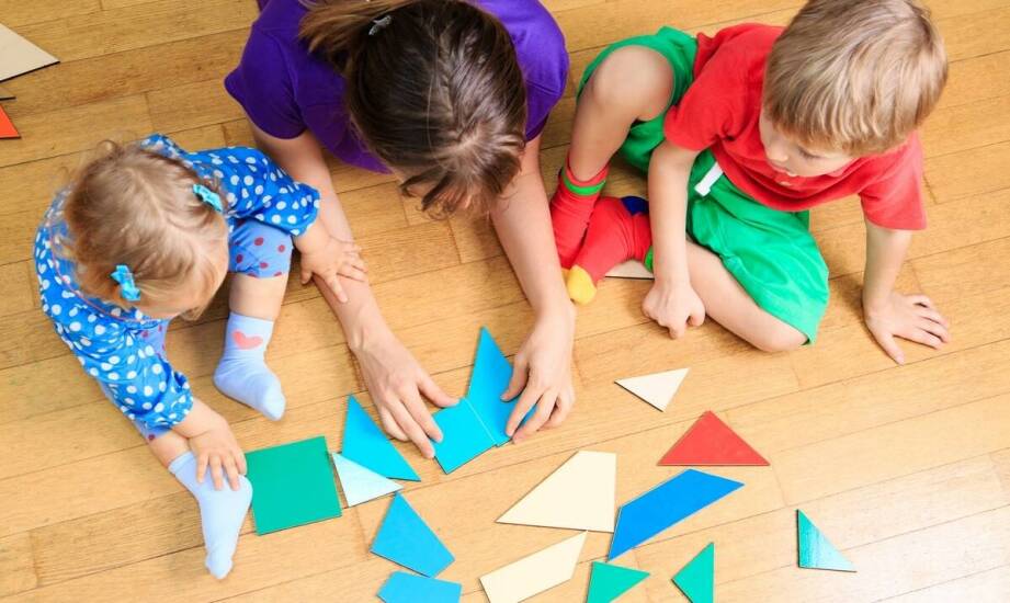 Jak różne poziomy trudności puzzli z dinozaurami mogą być dostosowane do umiejętności dziecka?