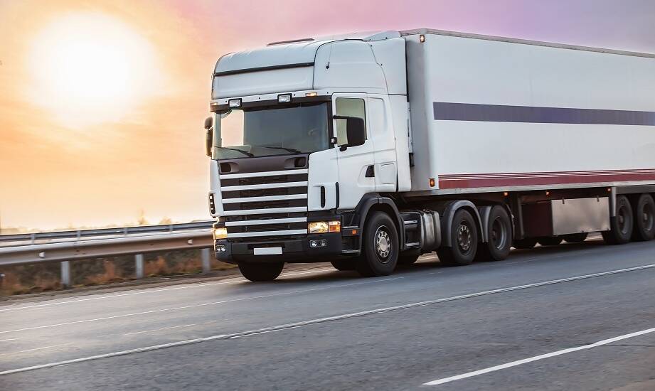 Kluczowe aspekty wyboru firmy do oklejania ciężarówek