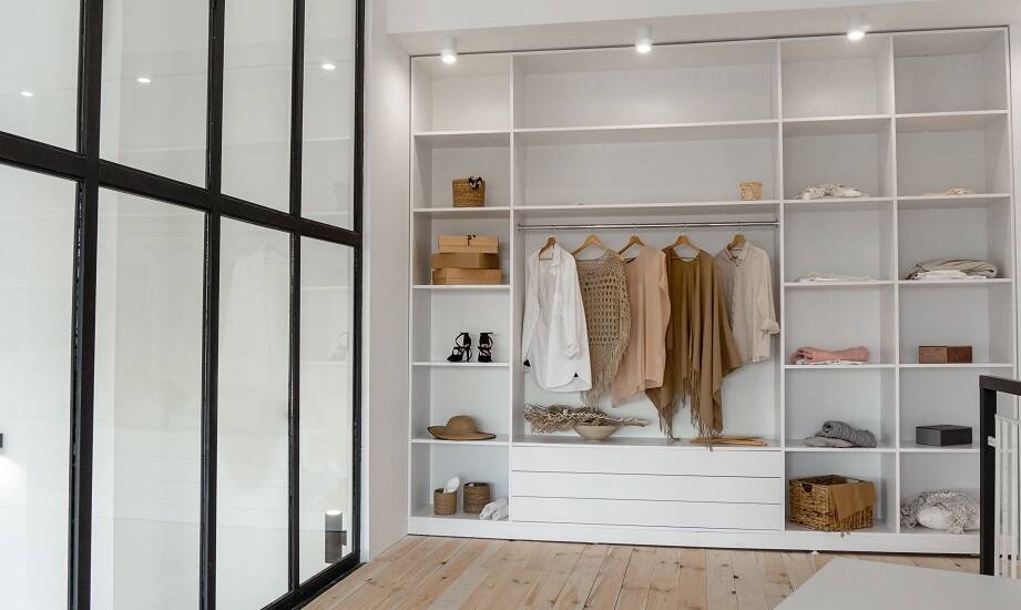 Meble w Garwolinie – jak wybrać idealną szafę do sypialni?