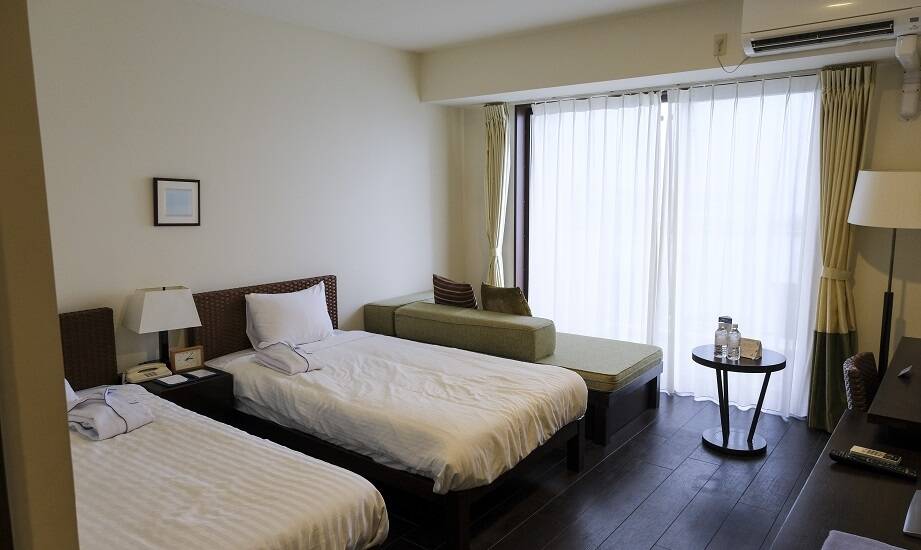 Komfortowe pokoje z pełnym wyposażeniem – co znajdziesz w nich?