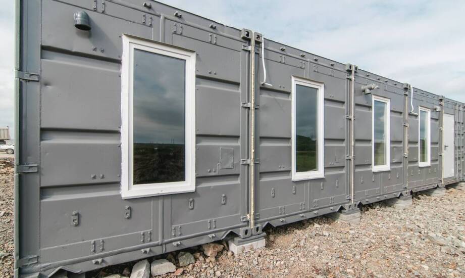 Jakie są kluczowe zalety socjalnych kontenerów w porównaniu do tradycyjnych rozwiązań?