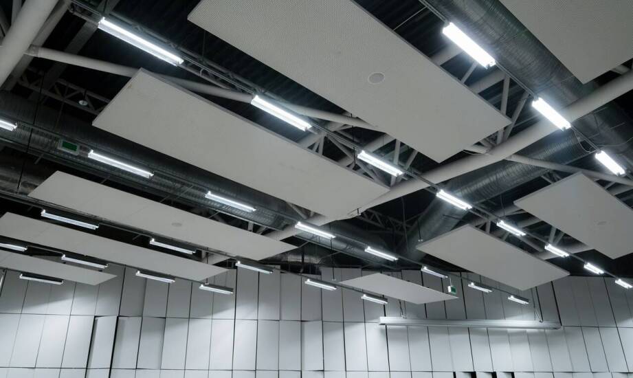 Funkcjonalność i estetyka dzięki podwieszanym sufitom