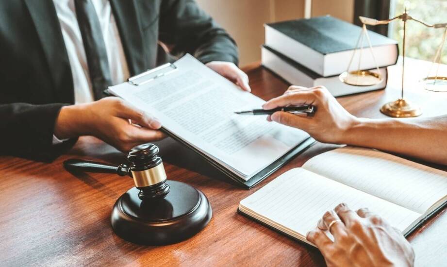 Jak przygotować prawną dokumentację z pomocą doświadczonego adwokata?