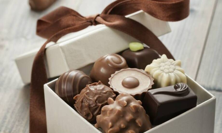 Jak komponować zestawy prezentowe z czekoladkami ekskluzywnymi?
