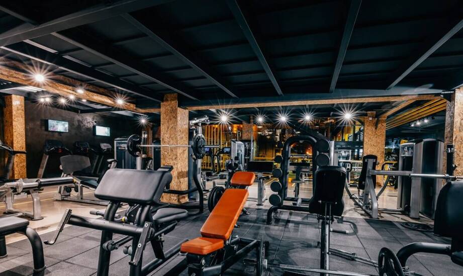 Nowoczesne rozwiązania dla miłośników fitnessu – wyciąg brama