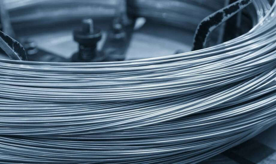 Niemiedziowane druty – dlaczego są wybierane w niektórych branżach?