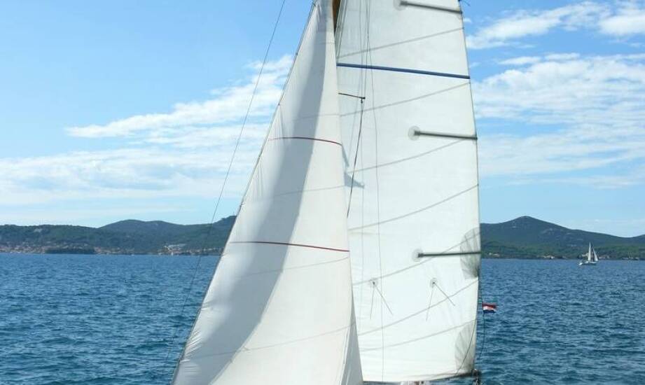 Jakie są najważniejsze zasady czarteru jachtów w Giżycku?