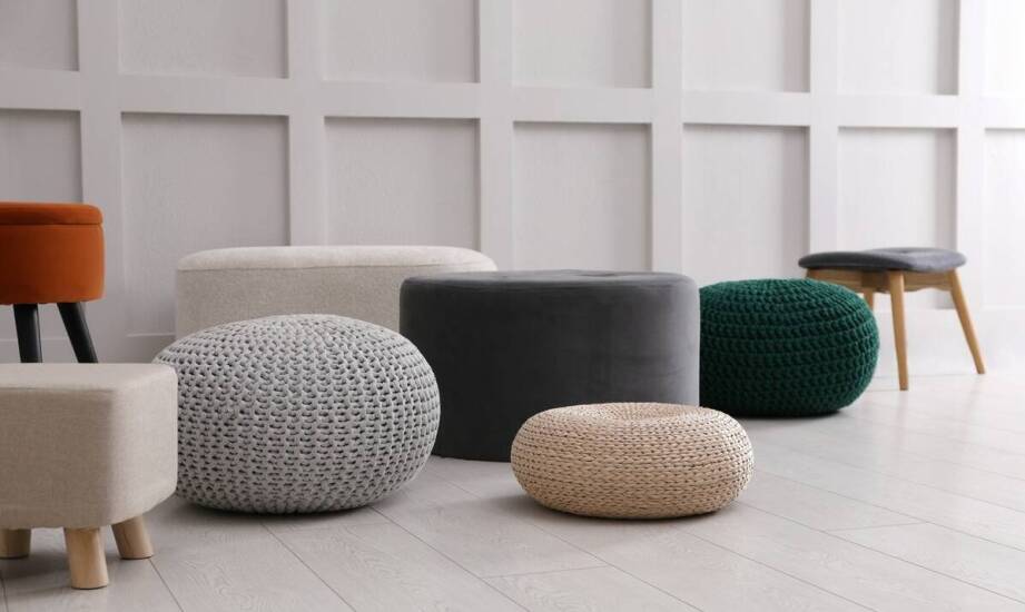 Jak skandynawska pufa ze schowkiem ułatwia organizację przestrzeni