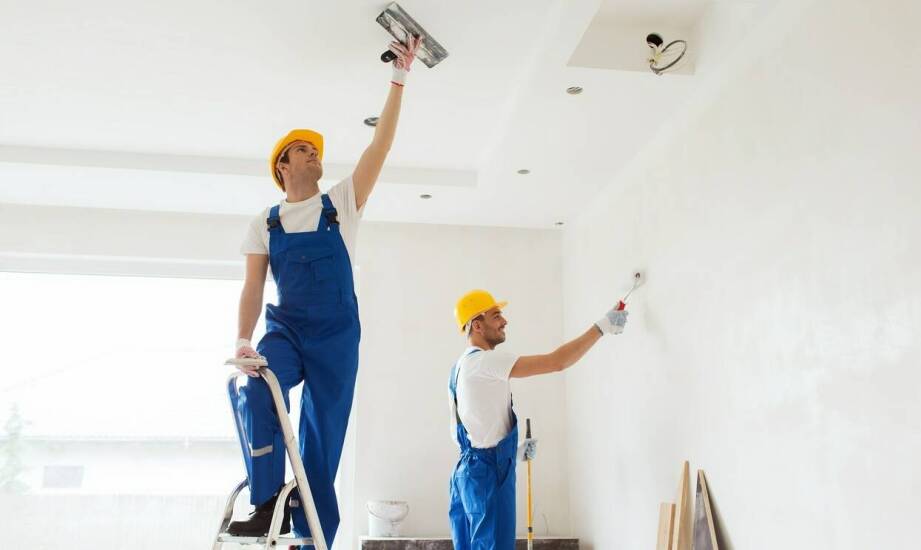 Specjalistyczne usługi wykończeniowe – co oferują budowlane firmy?