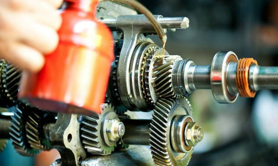 Wpływ smarowania na trwałość i niezawodność przemysłowych maszyn