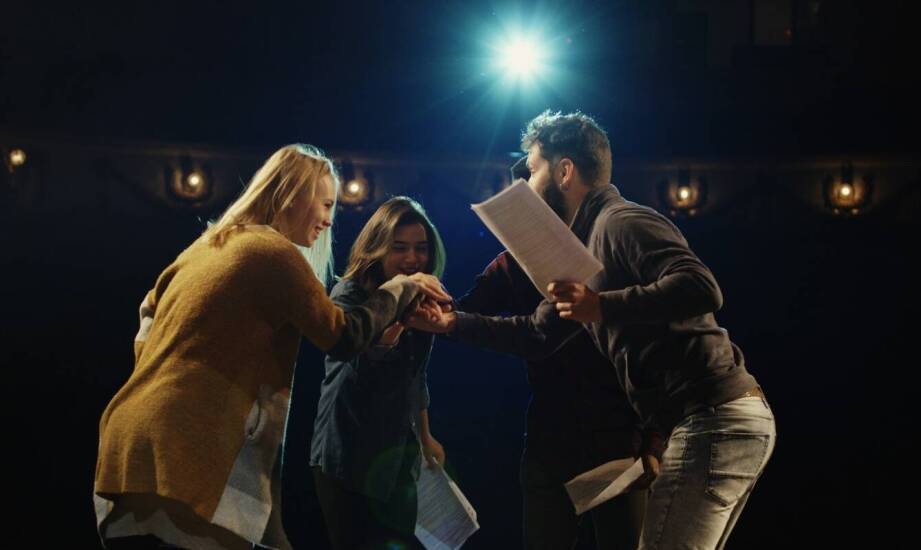 Dykcja w kontekście amatorskich występów teatralnych