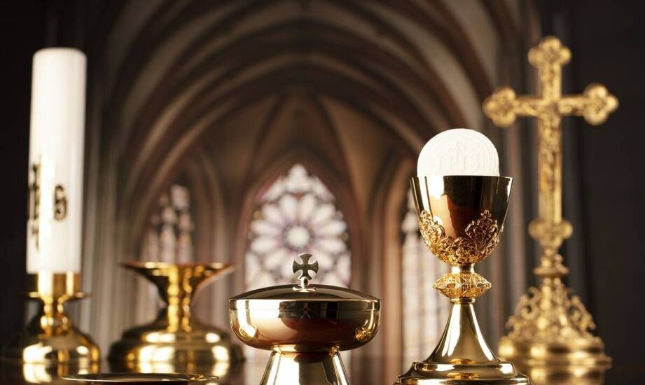 Jakie materiały są najczęściej używane do produkcji liturgicznych ampułek?