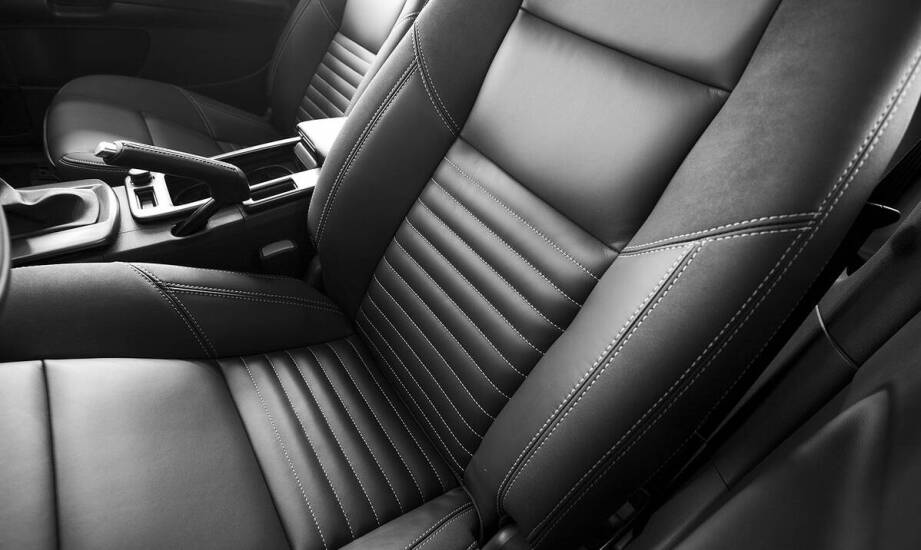 Jakie opcje personalizacji wnętrza oferuje Skoda Fabia 1.5 TSI?