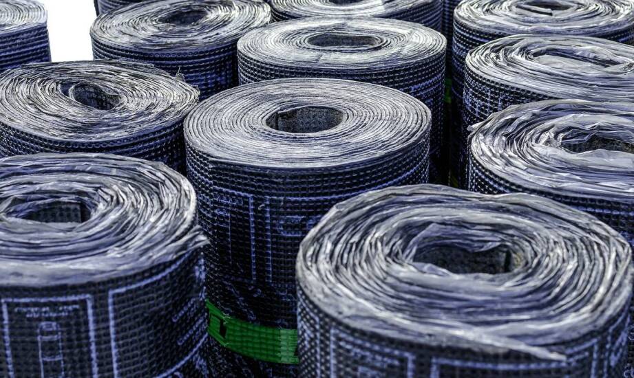 Porównanie różnych typów budowlanej czarnej folii – przewodnik po wyborze