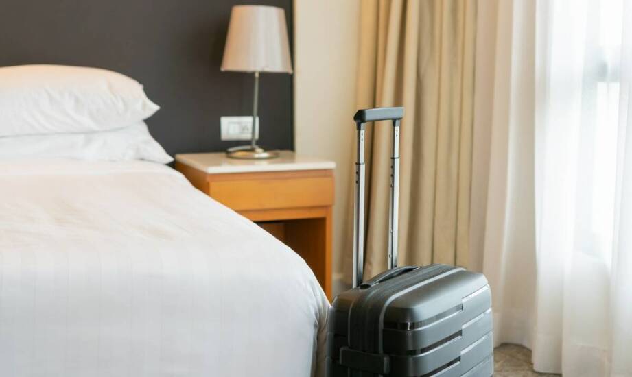 Hotelowe akcesoria a oczekiwania gości – jak je spełnić?