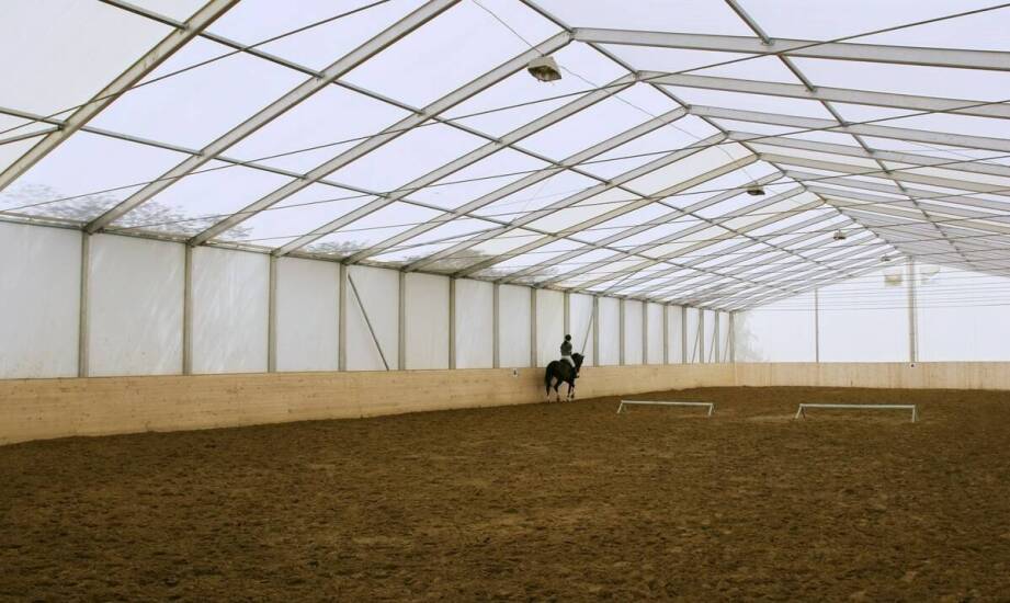 Jakie są zalety stosowania stabilizujących mat na arenach treningowych?