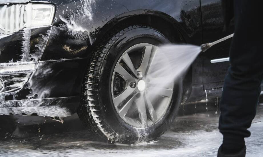 Najlepsze praktyki konserwacji opon i felg w lokalnych myjniach