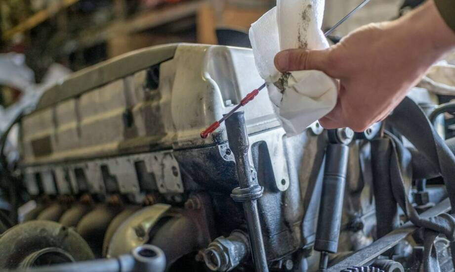 Profesjonalne mycie silnika od spodu a długoterminowa oszczędność przy naprawach