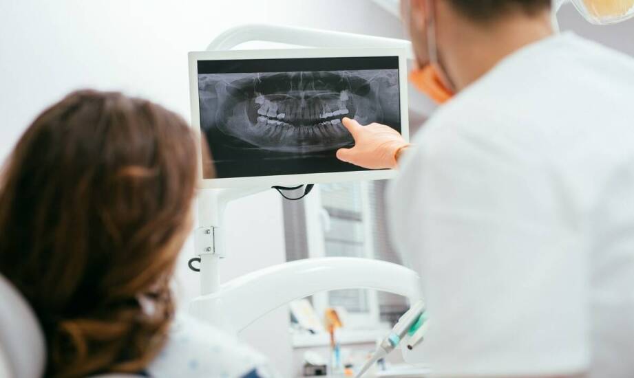 W jaki sposób wykonuje się zdjęcie panoramiczne zębów?
