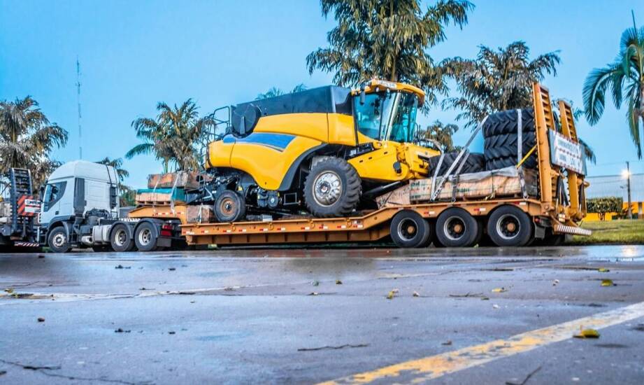 Znaczenie specjalistycznej floty pojazdów w transporcie kombajnów.