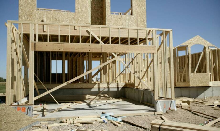 Ile kosztuje budowa domu z drewna przy adaptacji gotowego projektu?