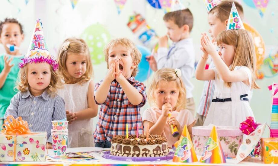 Co wyróżnia nasze urodzinowe przyjęcia dla dzieci?