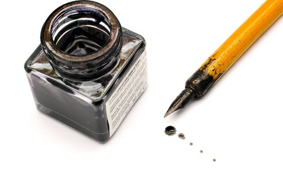 Porównanie kulkowego pióra na atrament z innymi narzędziami do renowacji