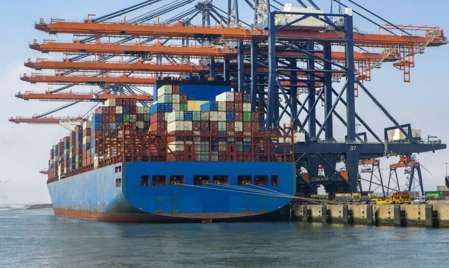 Jakie są najważniejsze czynniki wpływające na koszty morskiego transportu samochodów?