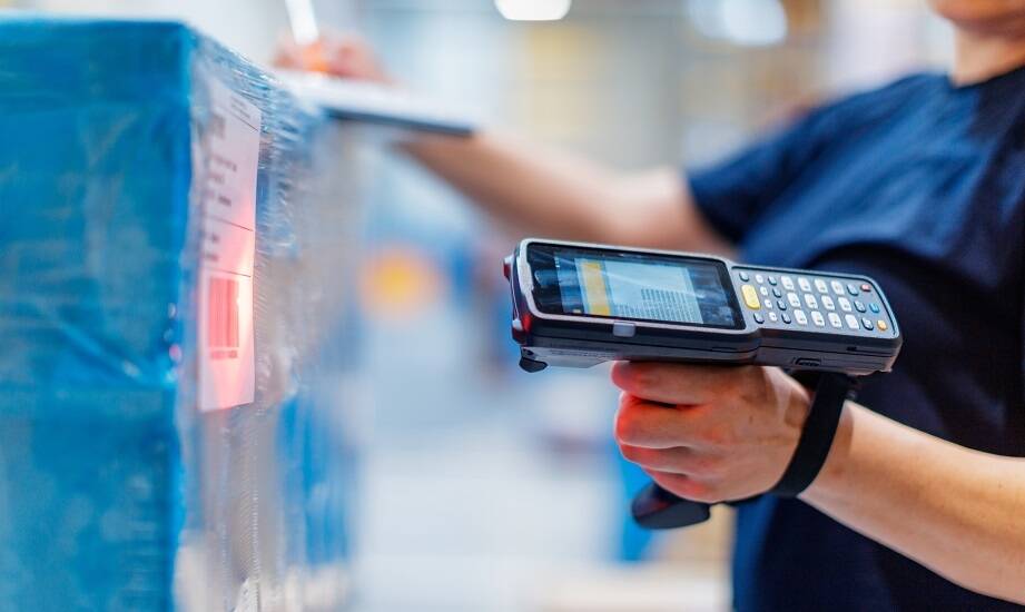 Porównanie różnych typów przemysłowych czytników dostępnych na rynku