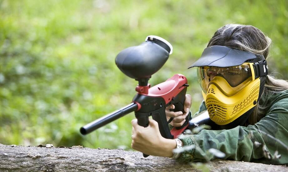 Najlepsze praktyki organizacji gry w paintball dla dużych grup