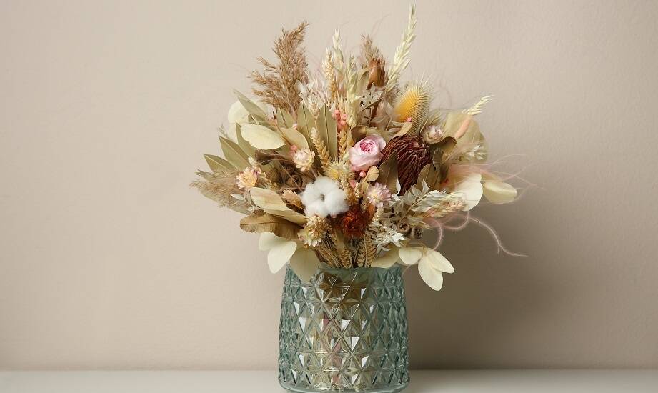 Jakie są najnowsze trendy w wykorzystaniu suszonych kwiatków w dekoracjach?
