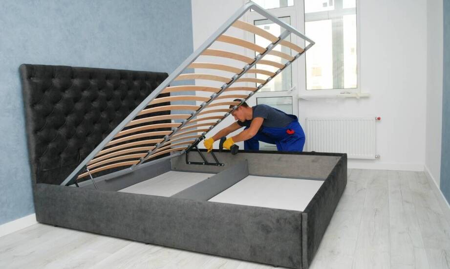 Jakie nowoczesne technologie są stosowane w produkcji tapicerowanych łóżek z szufladami?