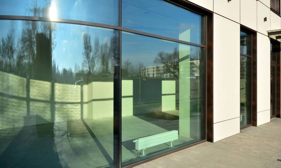 Innowacyjne rozwiązania w zakresie szklenia witryn sklepowych