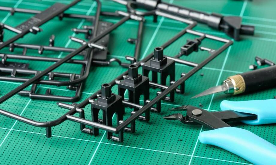 Sklep modelarski: Jakie narzędzia są niezbędne dla początkujących?