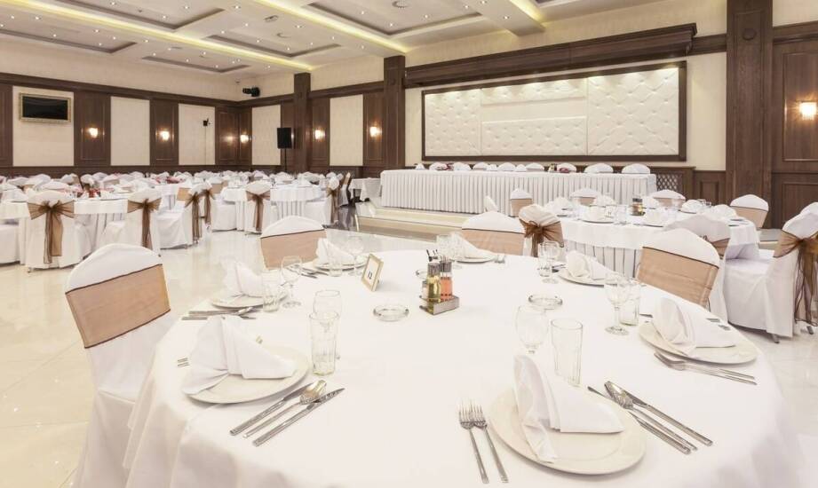 Jak zaplanować idealne przyjęcie komunijne w hotelu z cateringiem?