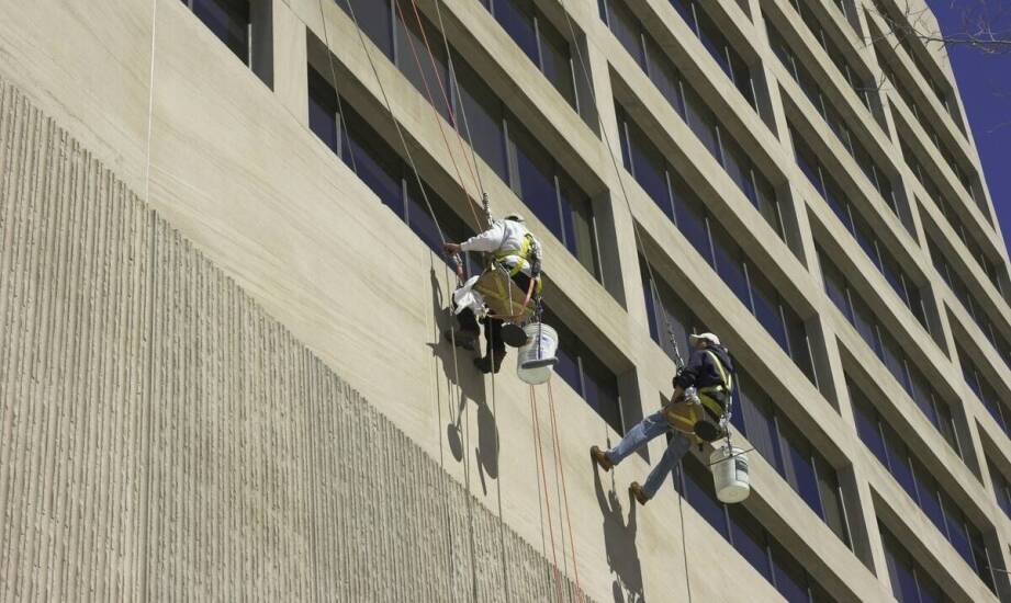 Ekologiczne metody czyszczenia elewacji – co warto wiedzieć?