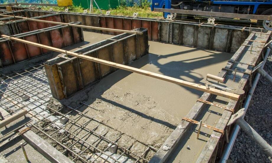 Jak żywica geopolimerowa przyczynia się do niskich emisji CO2 w budownictwie?