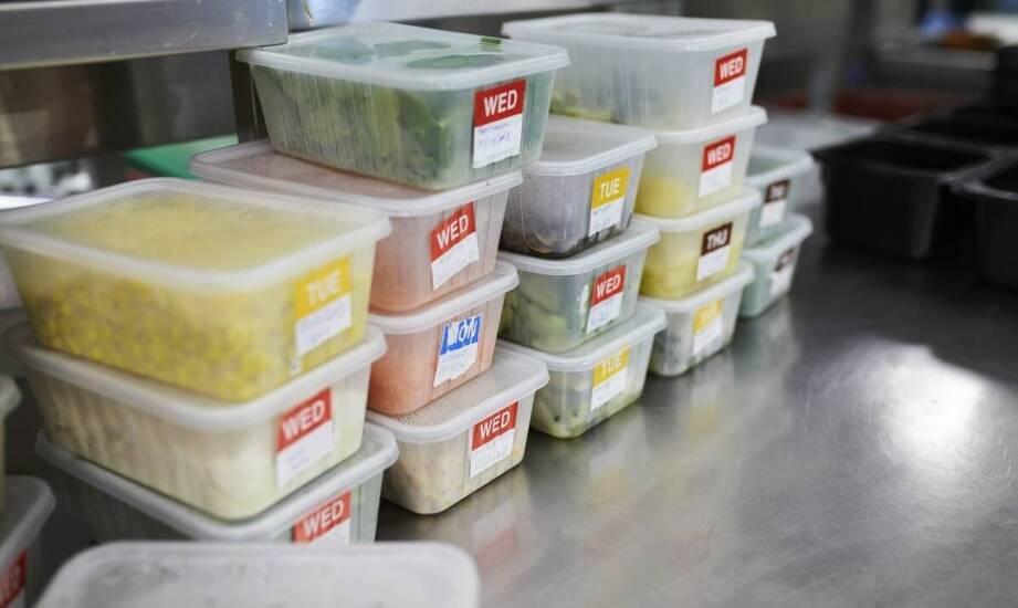 Jak plastikowe pudełka wpływają na organizację cateringu?