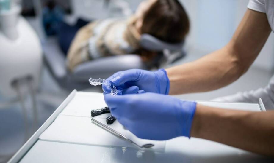 Co decyduje o wyborze stałego lub ruchomego aparatu?