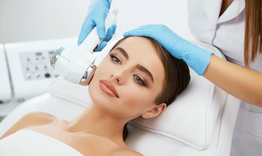 Jakie są najnowsze techniki redukcji zmarszczek oferowane przez estetyczną medycynę?